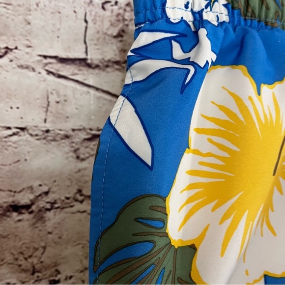 Lands End Blue Floral Beach Swim Trunks NWOT - Picture 2 of 11